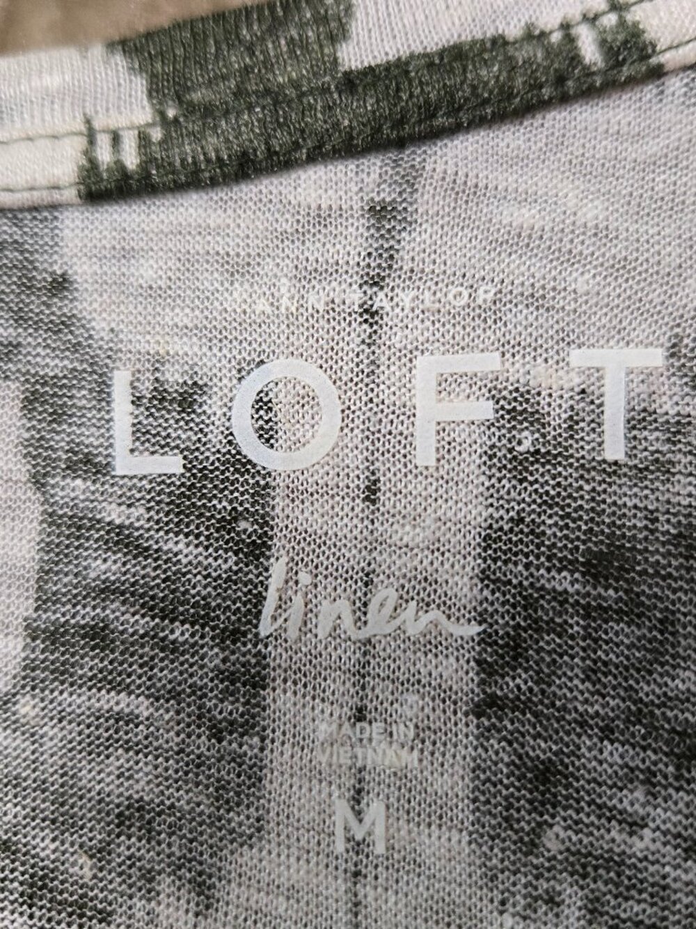LOFT Olive Green Ikat 100% Linen Scoop Neck Top M Boho Tribal Short Sleeve - Picture 3 of 13